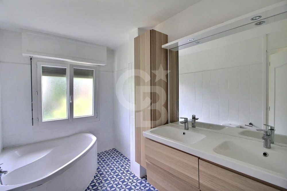 acheter magnifique maison familiale avec jardin exposé sud à BORDEAUX PROCHE GAMBETTA