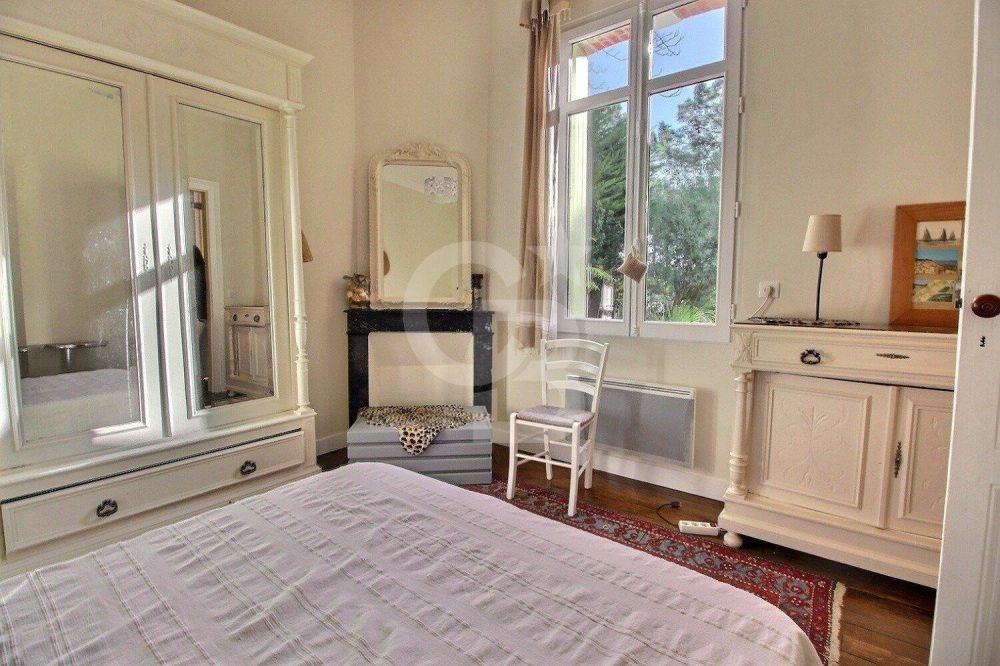 Buy CHARME ET AUTHENTICITY Cap Ferret