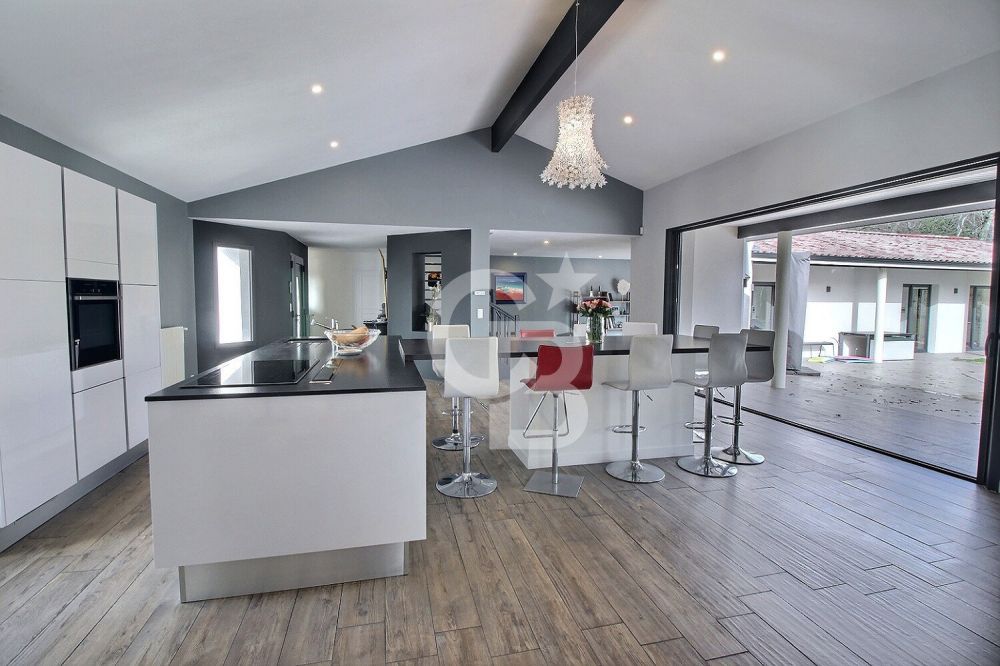 Achat Villa moderne et familiale avec piscine chauffée à GUJAN-MESTRAS LA HUME