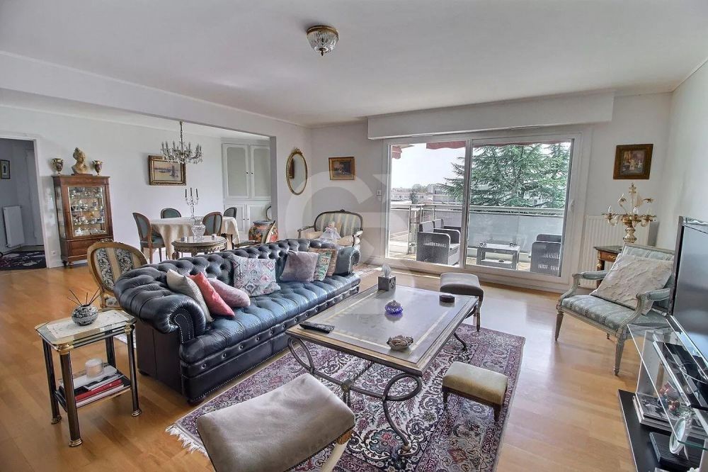 Appartement avec 3 chambres ascenseur et balcons à vendre BORDEAUX CAUDÉRAN