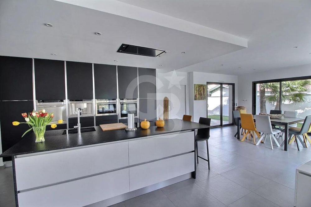 Vente superbe villa contemporaine plage à pieds LANTON