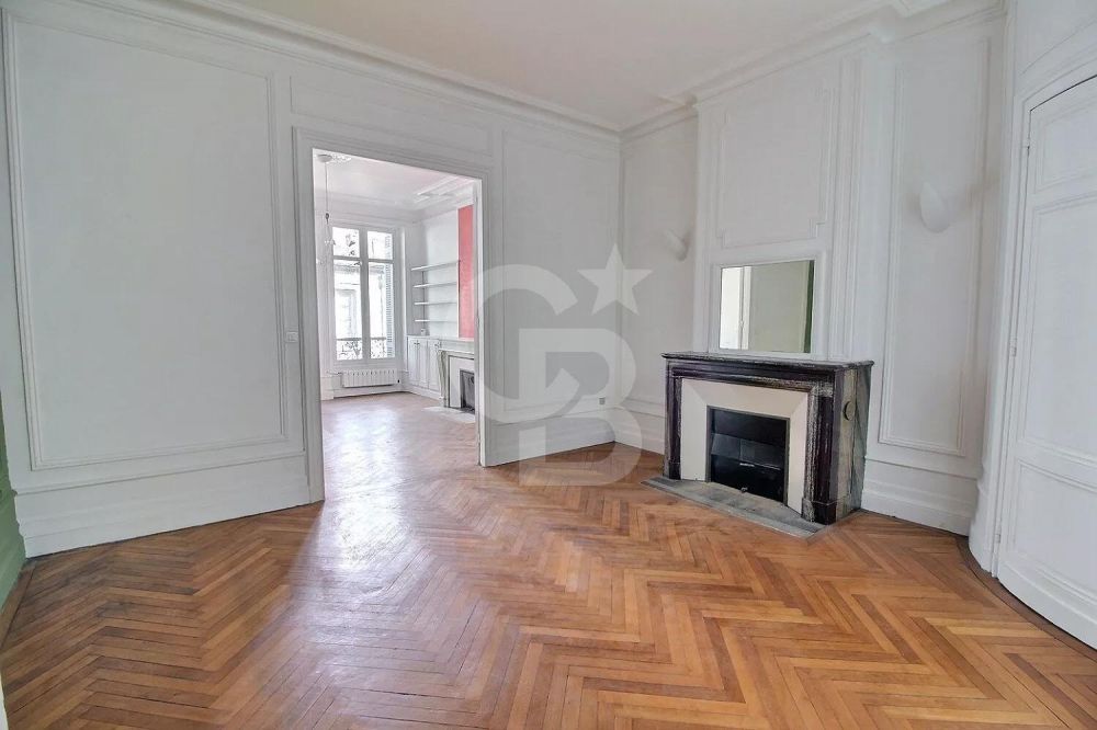 vente Magnifique appartement avec 4 chambres et cave privative à BORDEAUX HÔTEL DE VILLE