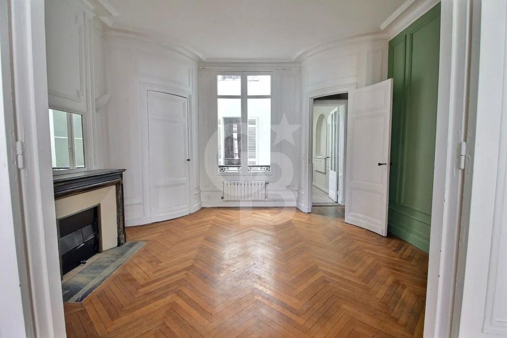 recherche Magnifique appartement avec 4 chambres et cave privative à BORDEAUX HÔTEL DE VILLE à vendre