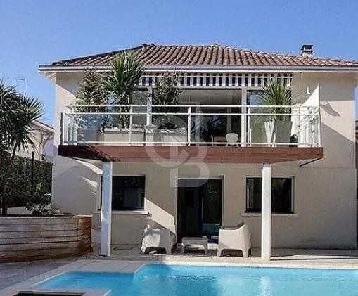 Vente villa d'architecte familiale avec piscine emplacement privilégié proche plage ARCACHON