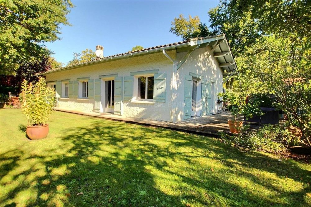 Maison de charme avec aperçu bassin et beau projet d'extension - Arès