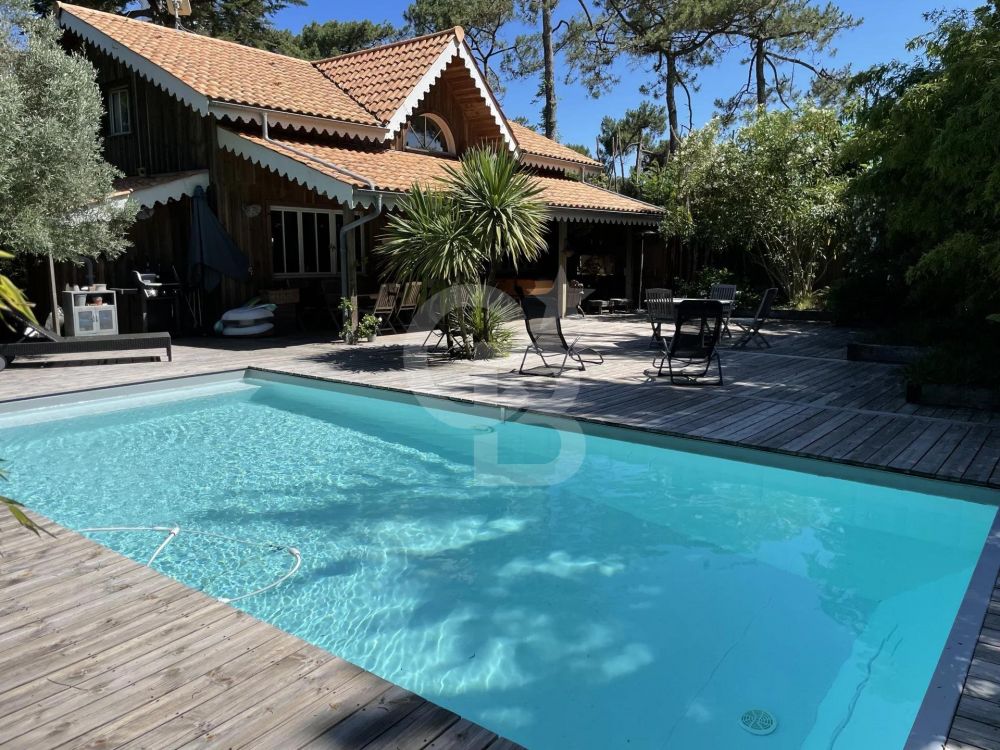 Vente Magnifique villa en bois avec piscine CAP FERRET CENTRE