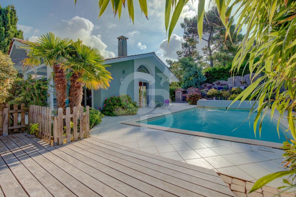 Vente maison familiale avec aperçu bassin PYLA SUR MER