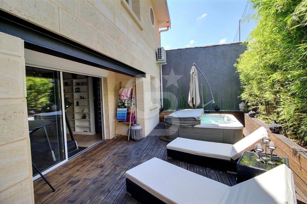 j'aimerai Maison en pierre rénovée avec spa et terrasses LE BOUSCAT