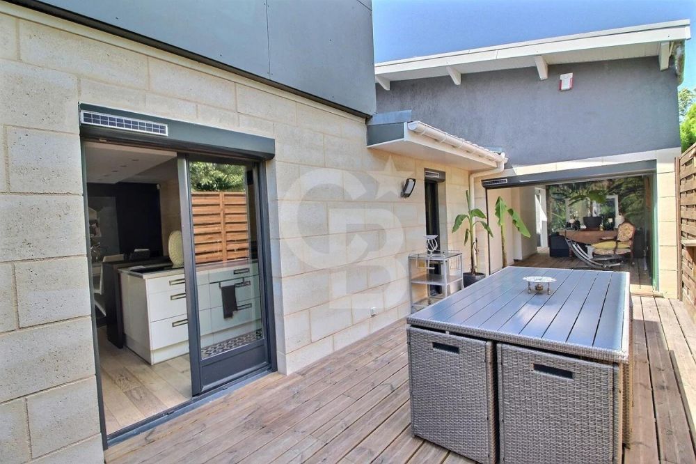 recherche Maison en pierre rénovée avec spa et terrasses LE BOUSCAT à vendre