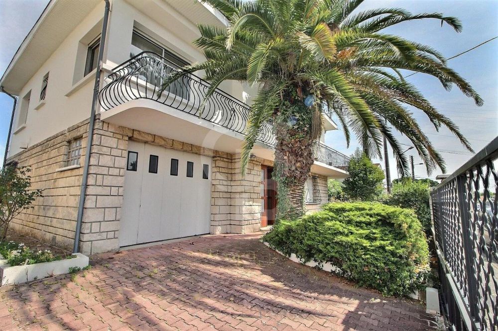 Maison familiale avec jardin proche tramway à vendre BÈGLES