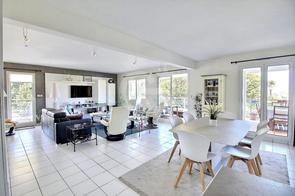 vente Appartement d'exception avec terrasse places de parking et aperçu bassin à ARCACHON