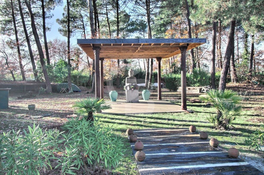 Vente propriété familiale d'exception avec terrain de plus de 1,5 hectares au bord du lac SANGUINET