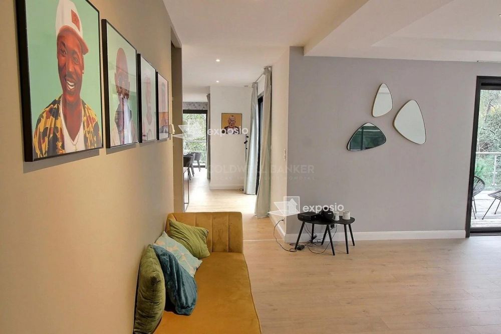 Sale architect designed villa overlooking the forest PYLA