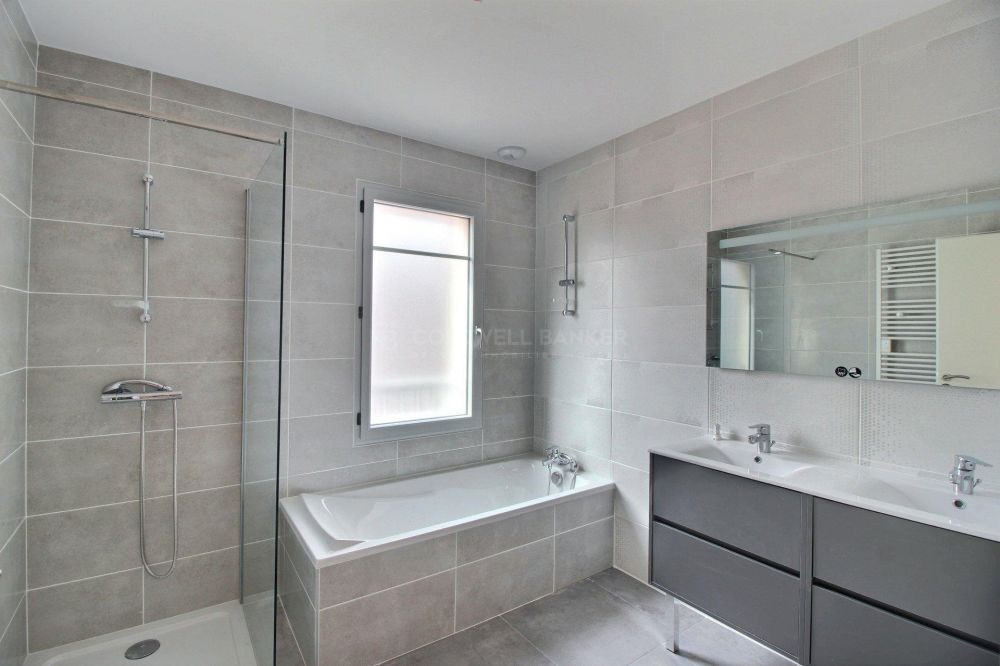 Maison de ville neuve avec ascenseur garage et jardin à vendre ARCACHON