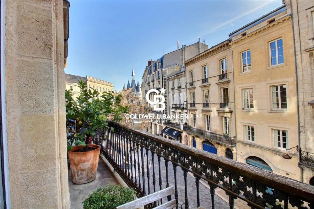 Appartement exceptionnel avec extérieur – Bordeaux Place du Palais