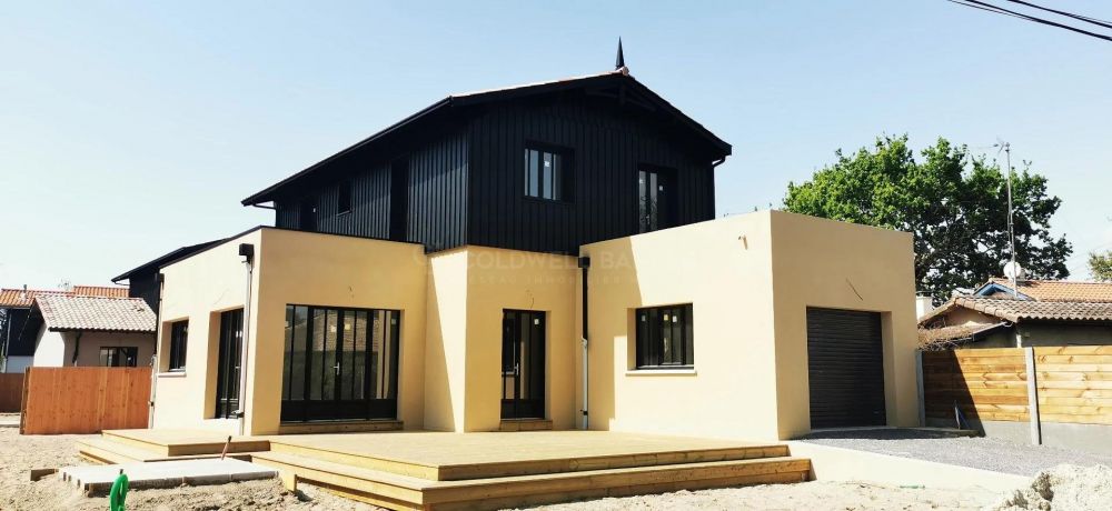 Recherche villa neuve proche de la plage avec aperçu bassin ANDERNOS-LES-BAINS