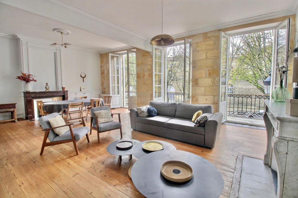 Appartement typiquement bordelais rénové aux prestations anciennes - Bordeaux Jardin Public