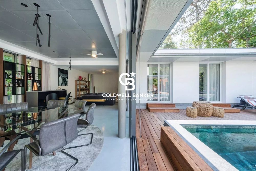 Villa d’architecte à vendre au Pyla - contemporaine, à 100 mètres de la plage, avec piscine