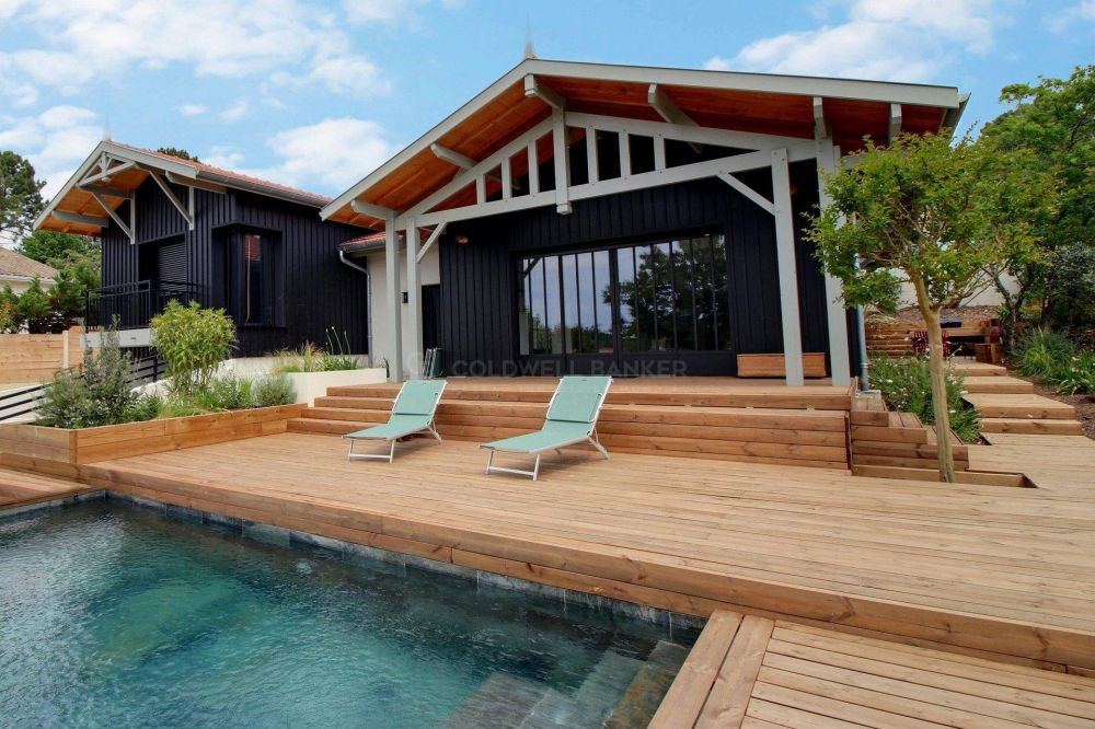 Villa à vendre à La Teste-de-Buch - style Ferret Capien, 4 chambres, piscine et terrasses
