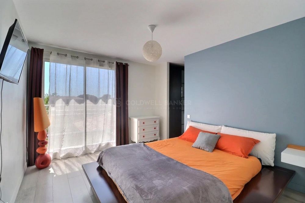 Maison contemporaine avec piscine chauffée à ANDERNOS-LES-BAINS