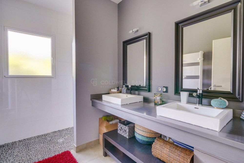 Maison contemporaine de plain pied avec terrain piscinable - Andernos-les-Bains