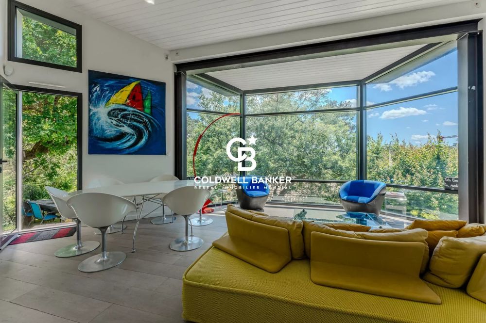 Maison à vendre à Arcachon – villa d’architecte avec piscine à 200 m de la plage de Pereire