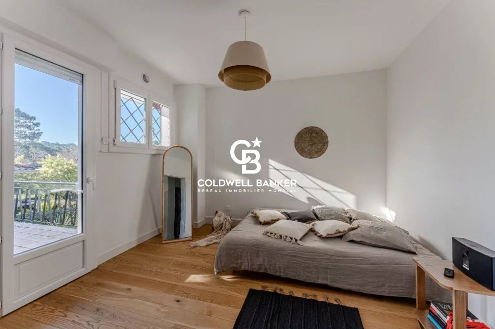 Maison à vendre Arcachon Abatilles - villa rénovée avec piscine et jardin paysagé
