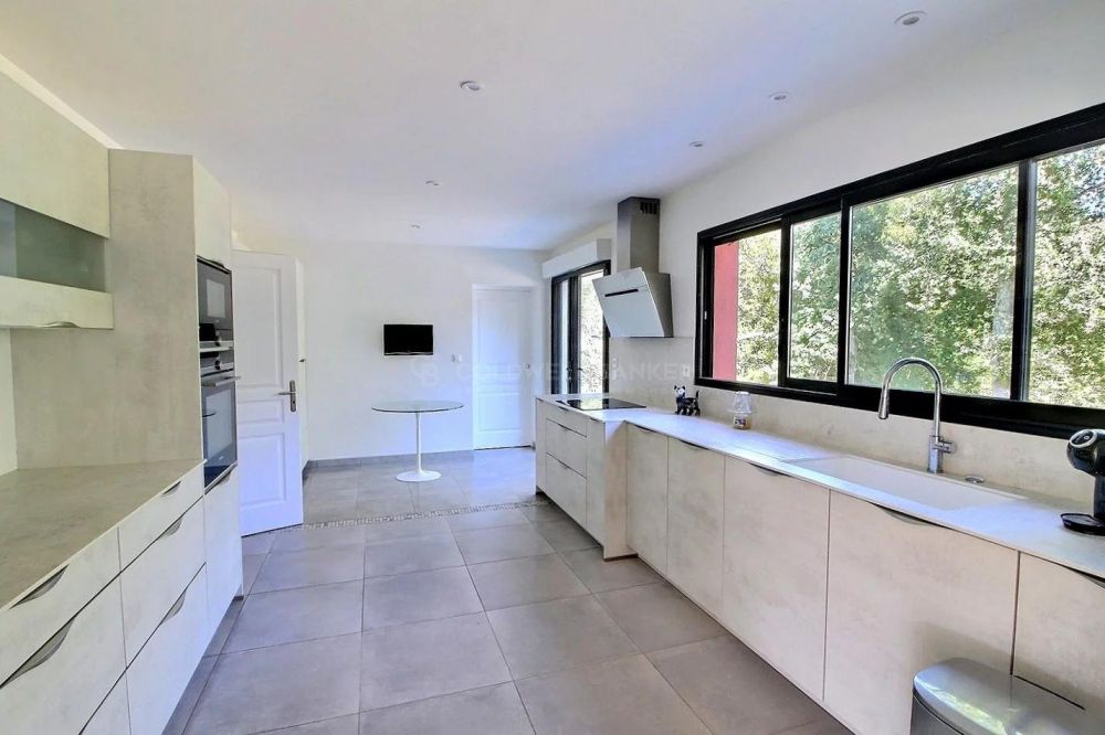 Villa familiale de standing avec piscine et grand terrain - proche Bordeaux Pompignac