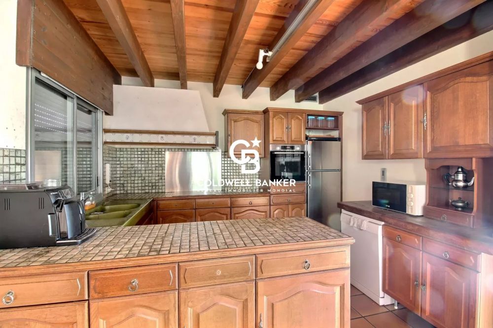 Maison avec grand terrain et dépendance à vendre à Gujan-Mestras