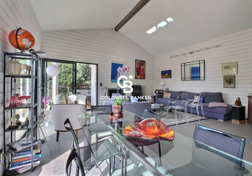 Maison à vendre à Arcachon Abatilles - contemporaine, vue pinède et terrasses ensoleillées