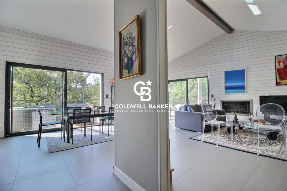 Maison à vendre à Arcachon Abatilles - contemporaine, vue pinède et terrasses ensoleillées