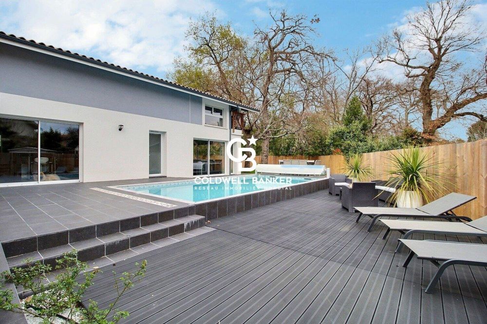 Grande villa avec piscine et locaux professionnels - Idéal investisseurs - Arès côté Bassin