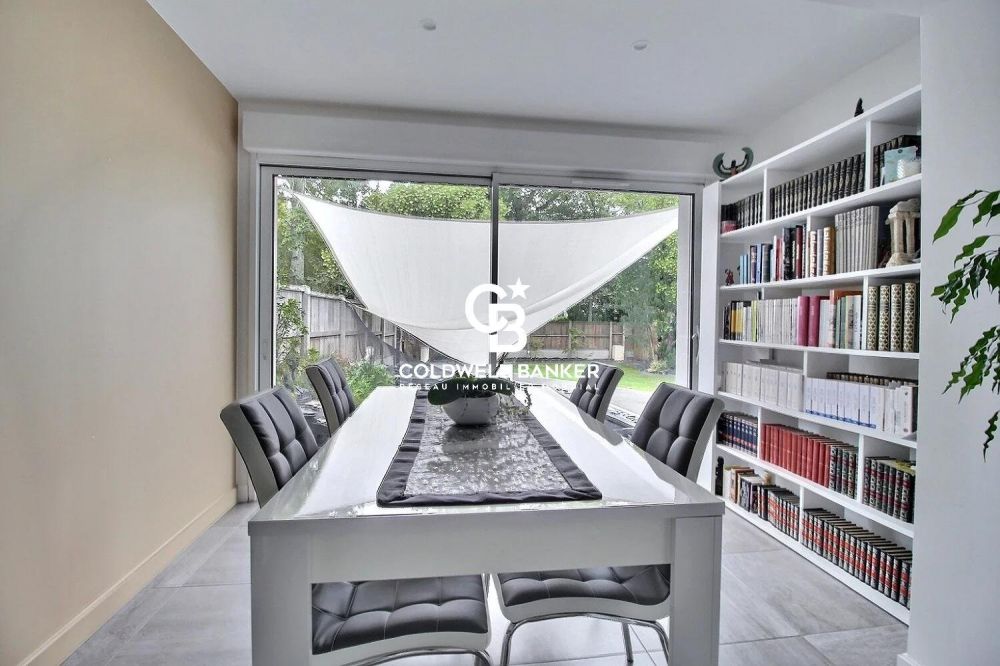 Grande villa avec piscine et locaux professionnels - Idéal investisseurs - Arès côté Bassin