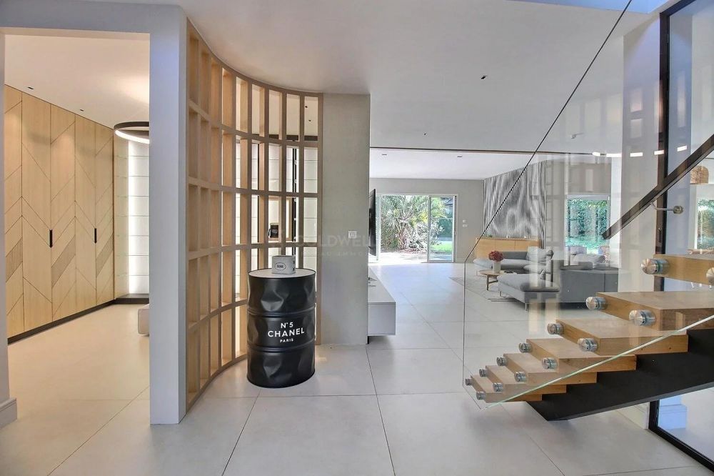 Maison à vendre proche Bordeaux, Eysines - contemporaine avec piscine et 5 suites