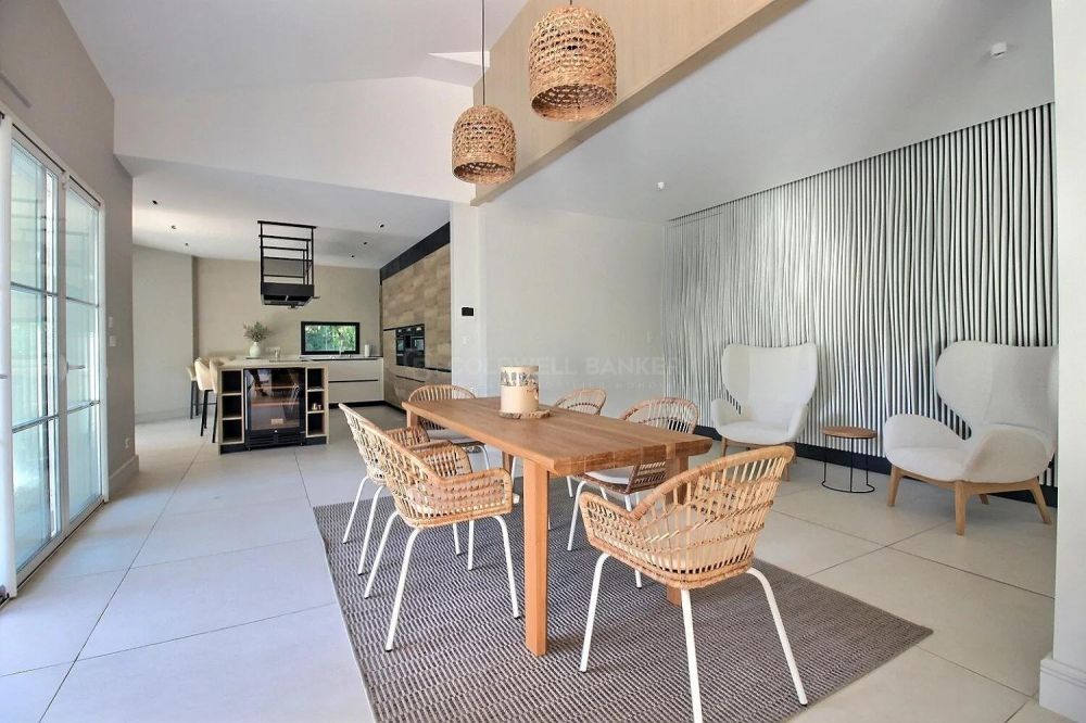 Maison à vendre proche Bordeaux, Eysines - contemporaine avec piscine et 5 suites
