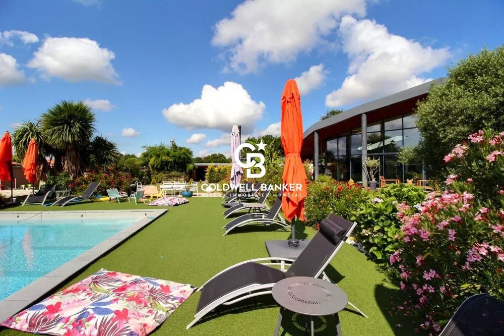 Spacieuse villa d'architecte aux belles prestations Proche Lacanau