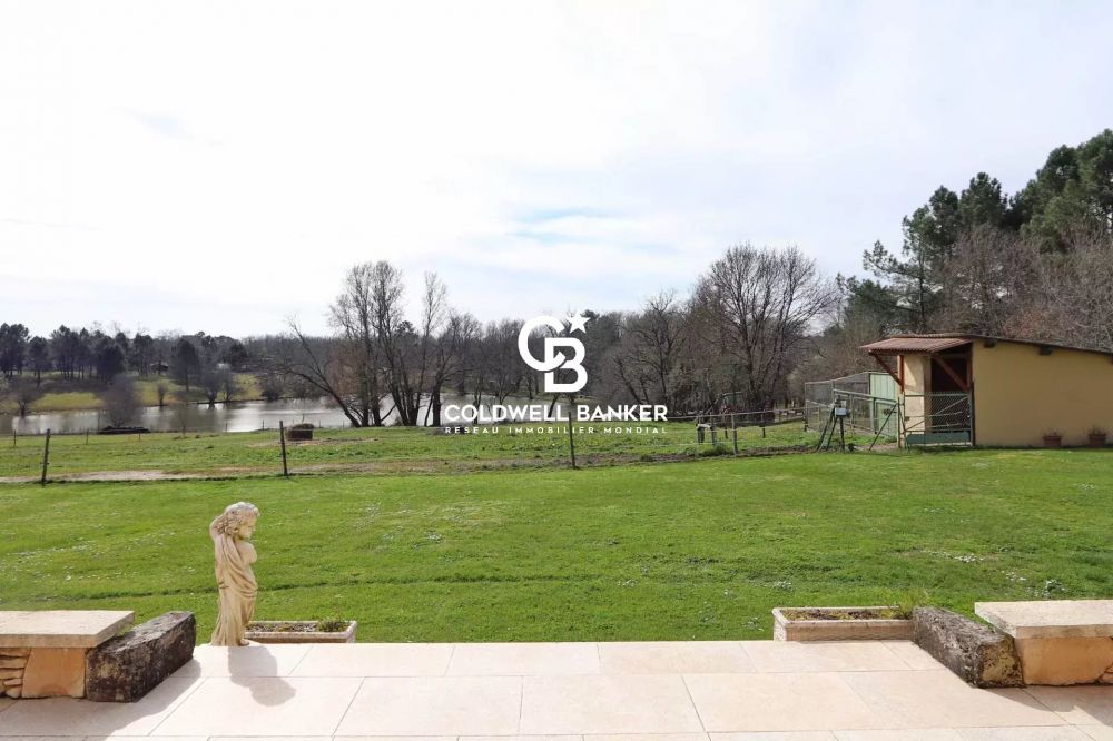 Maison de campagne à vendre en Dordogne - étang, 6,6 hectares, potentiiel locatif