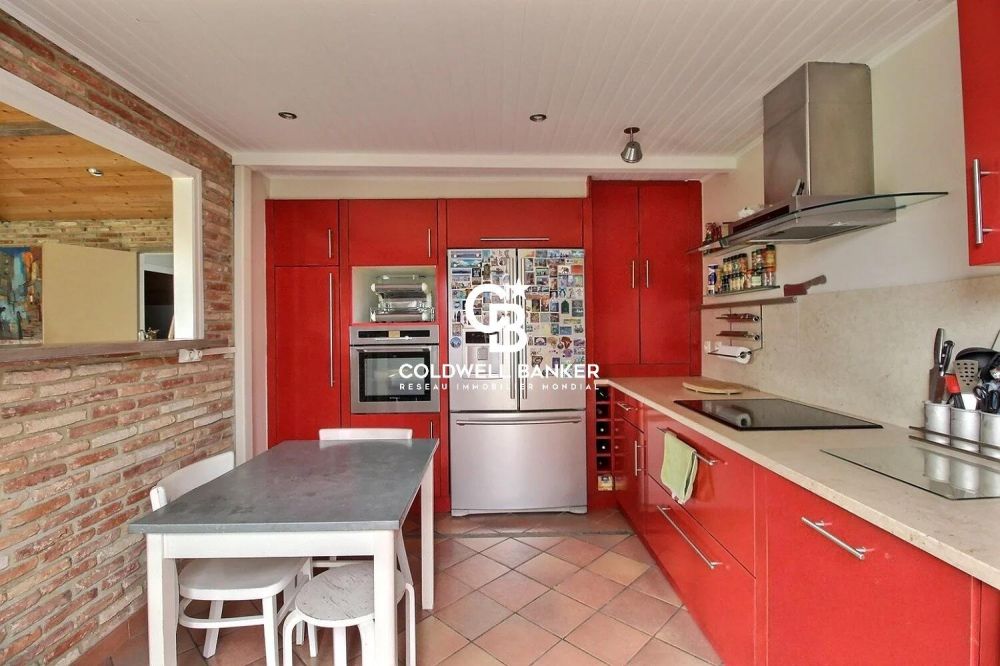 Belle bâtisse traditionnelle sur grand terrain à vendre Lanton Cassy