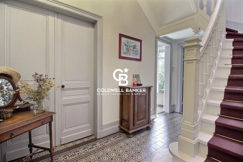 Maison en pierre à vendre à Bordeaux Ornano - rénovée avec extérieur intime et 4 chambres