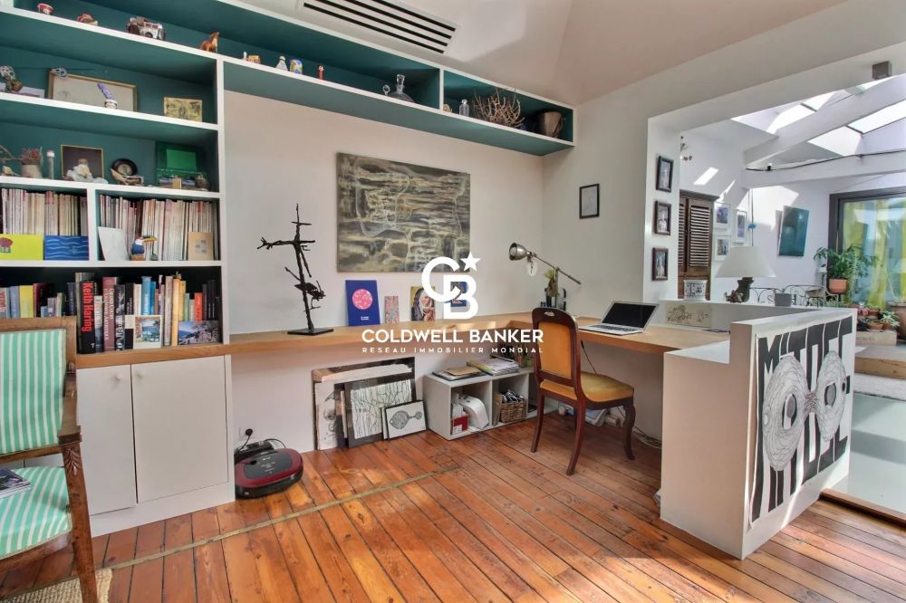 Appartement loft à vendre à Bordeaux Chartrons - ancien chai rénové, 4 chambres, verrière