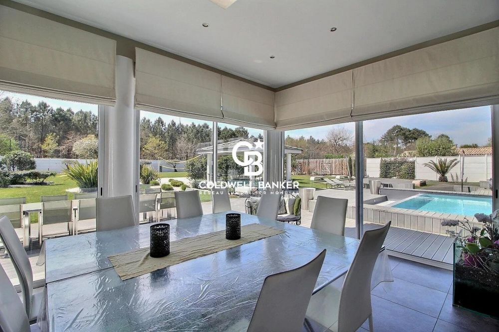 Maison d’architecte à vendre Pessac - moderne, avec piscine et prestations haut de gamme