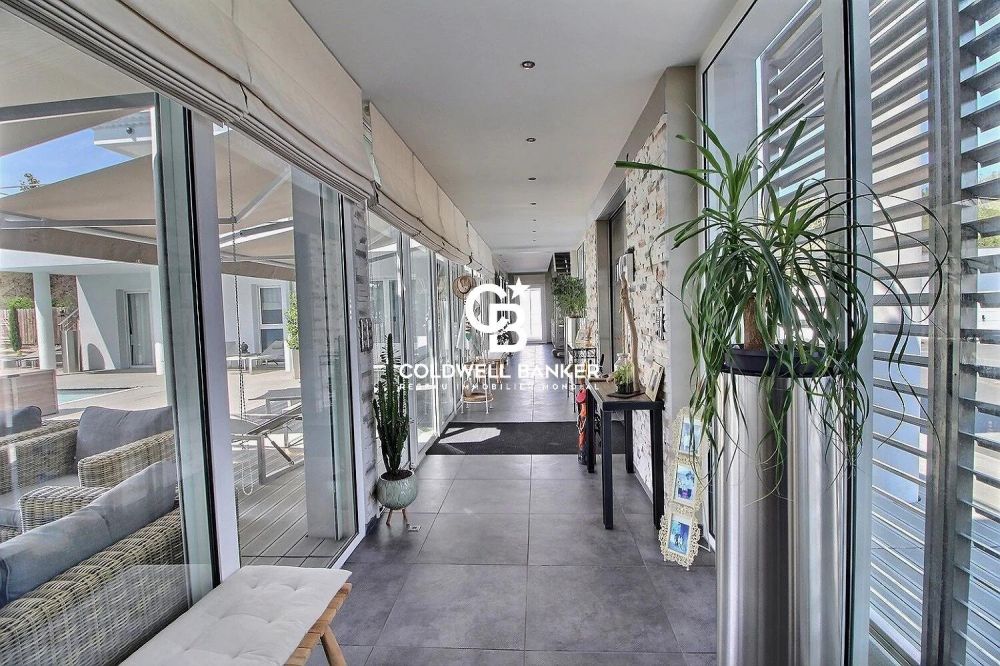 Maison d’architecte à vendre Pessac - moderne, avec piscine et prestations haut de gamme