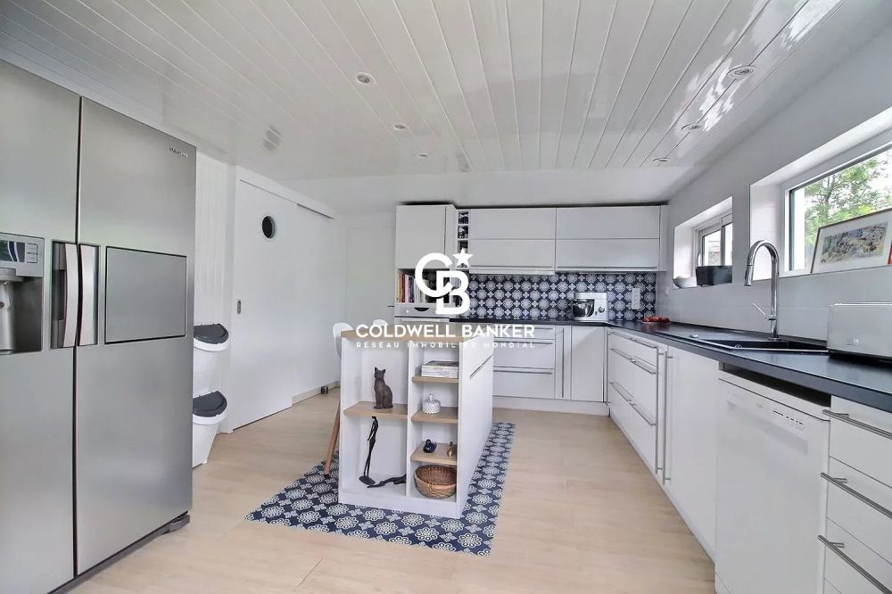 Maison familiale avec piscine et jardin verdoyant - Gujan-Mestras 