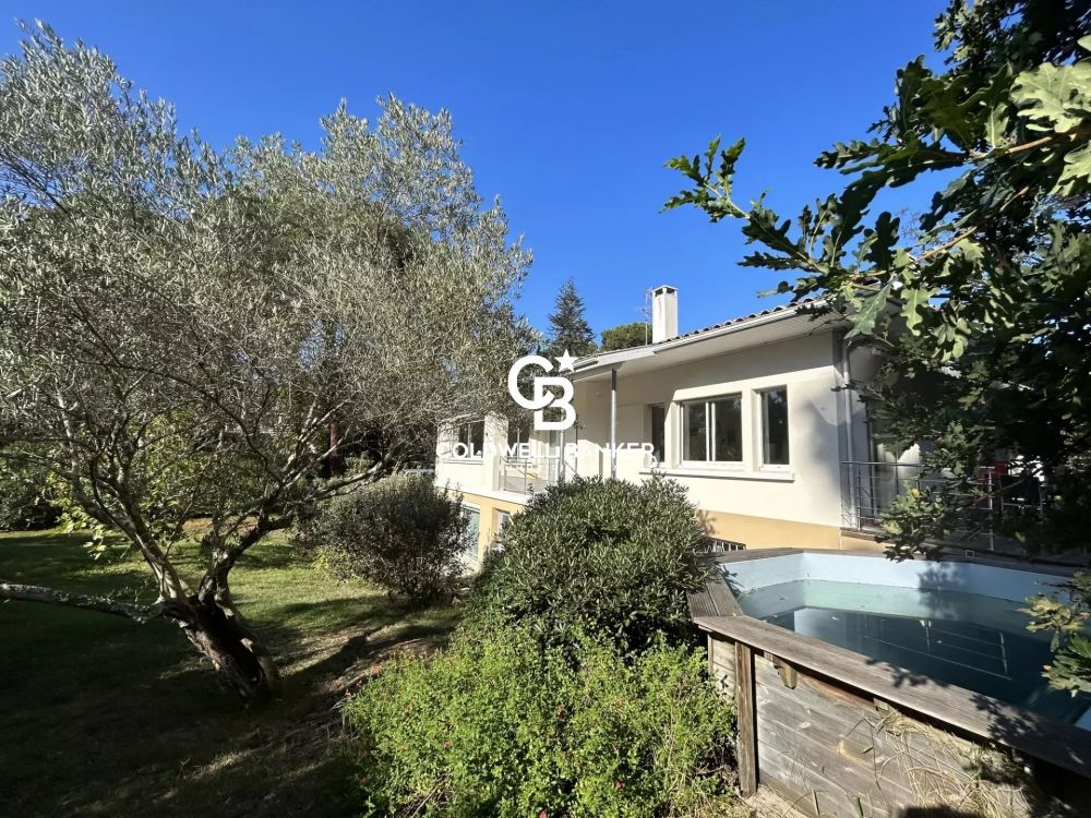 Maison à vendre à Arcachon – 6 chambres, jardin et terrasse à 400 m de la plage Pereire