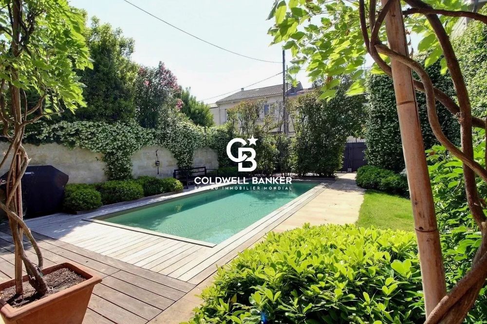 Maison style contemporaine avec terrasse et piscine - Le Bouscat
