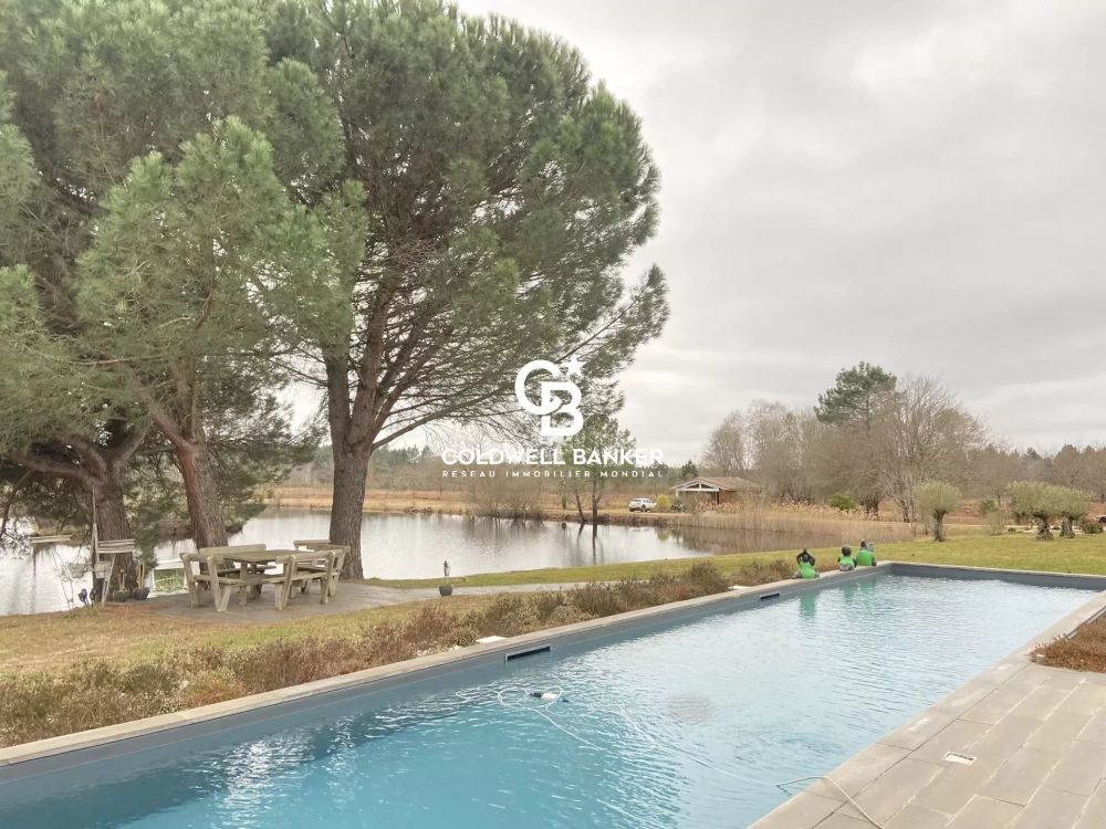 Propriété d'exception avec terrain de 54 hectares à Mios - Proche Bordeaux
