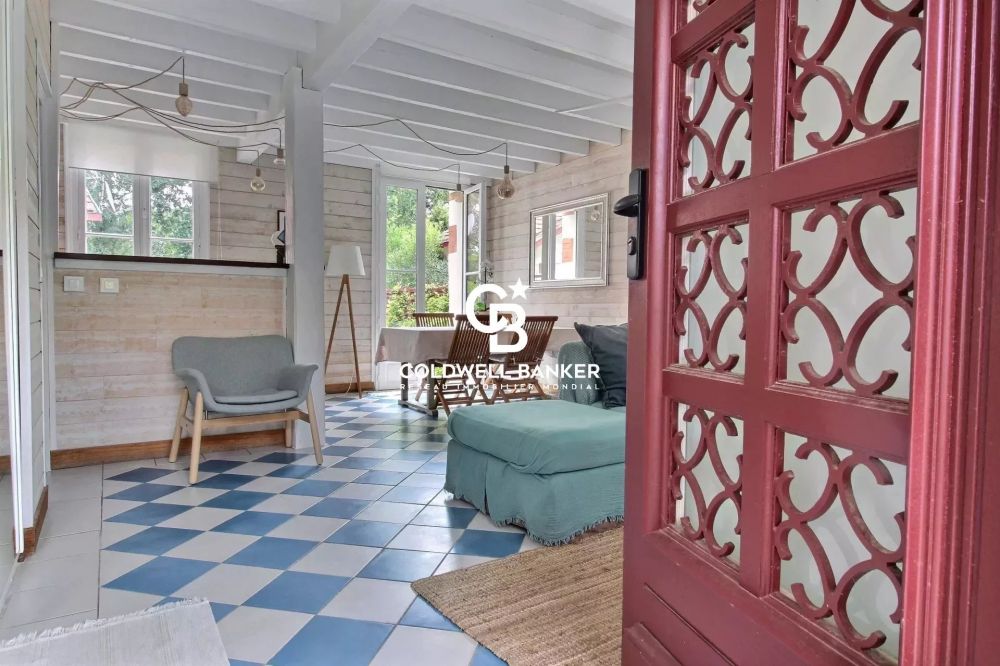 Appartement à vendre à Arcachon – 3 pièces rénové au Moulleau avec extérieurs, parking et cave