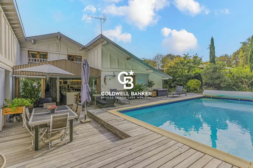 Maison familiale avec piscine à vendre Cestas près de Bordeaux