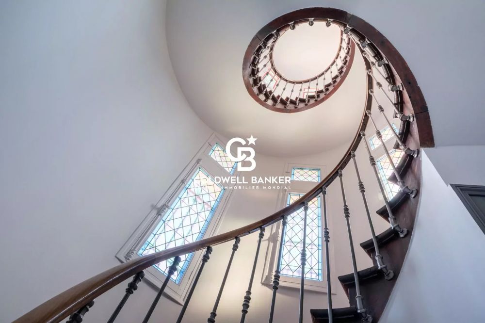 Exceptionnelle villa historique rénovée en ville d'Hiver : une demeure unique à Arcachon