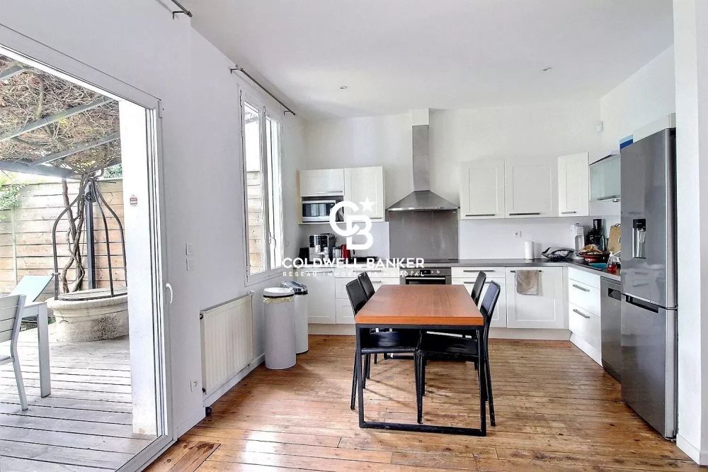 Echoppe rénovée avec terrasse à vendre proche Barrière Saint Genès Bordeaux - Talence